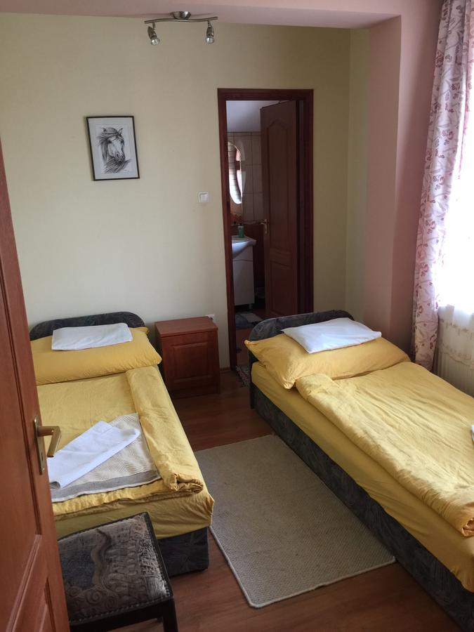 Villa Negra Motel Berzence Buitenkant foto