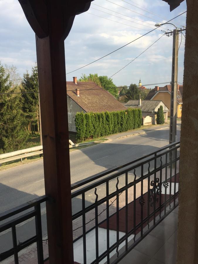Villa Negra Motel Berzence Buitenkant foto