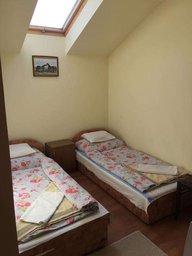 Villa Negra Motel Berzence Buitenkant foto